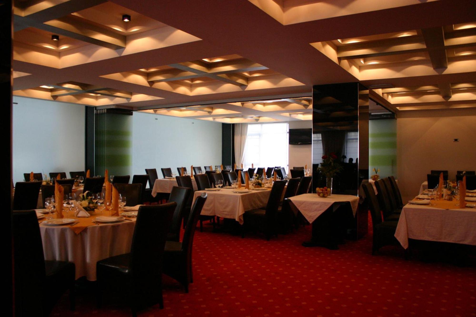 Hotel Emd Бакэу Экстерьер фото