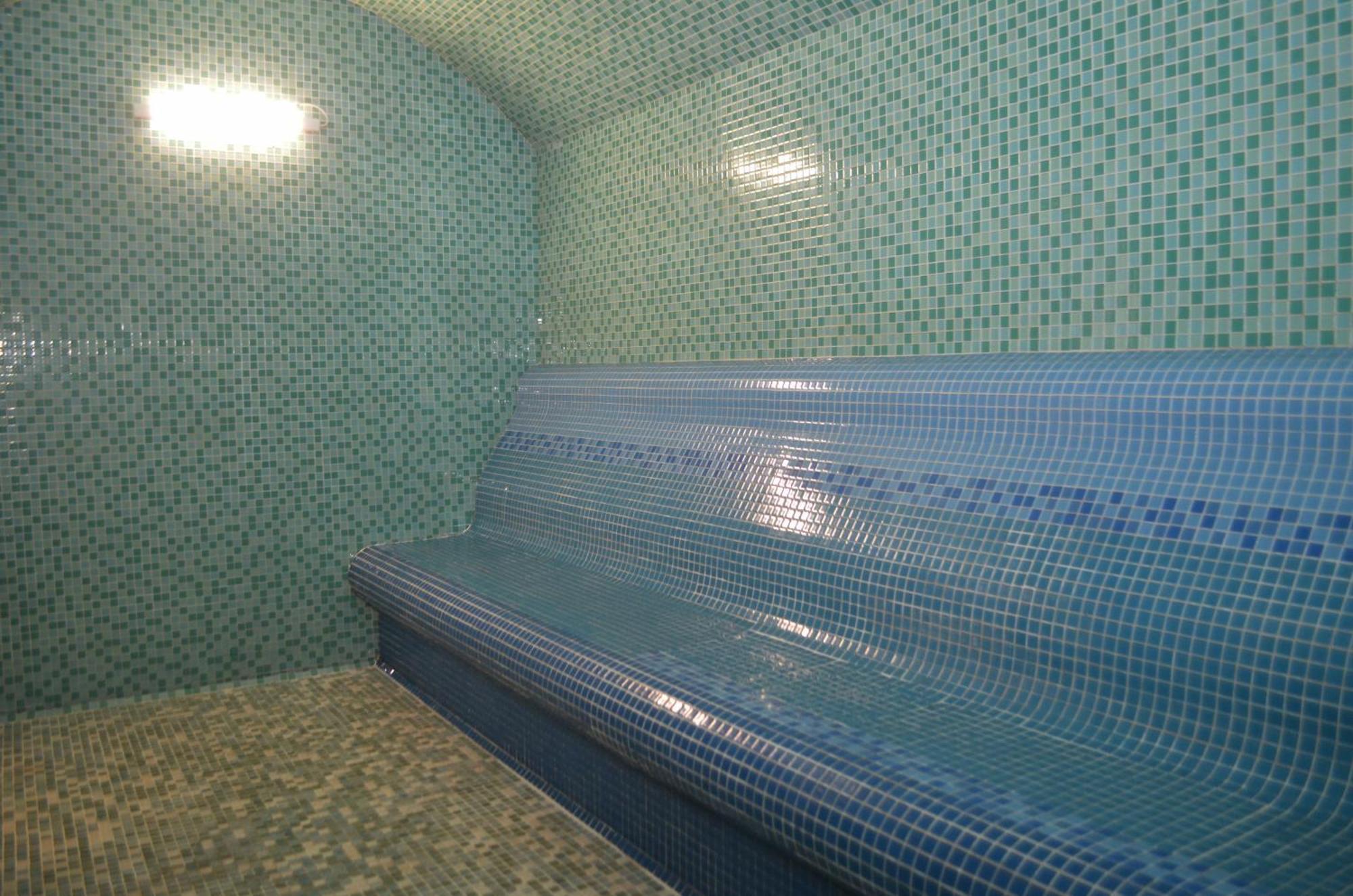 Hotel Emd Бакэу Экстерьер фото