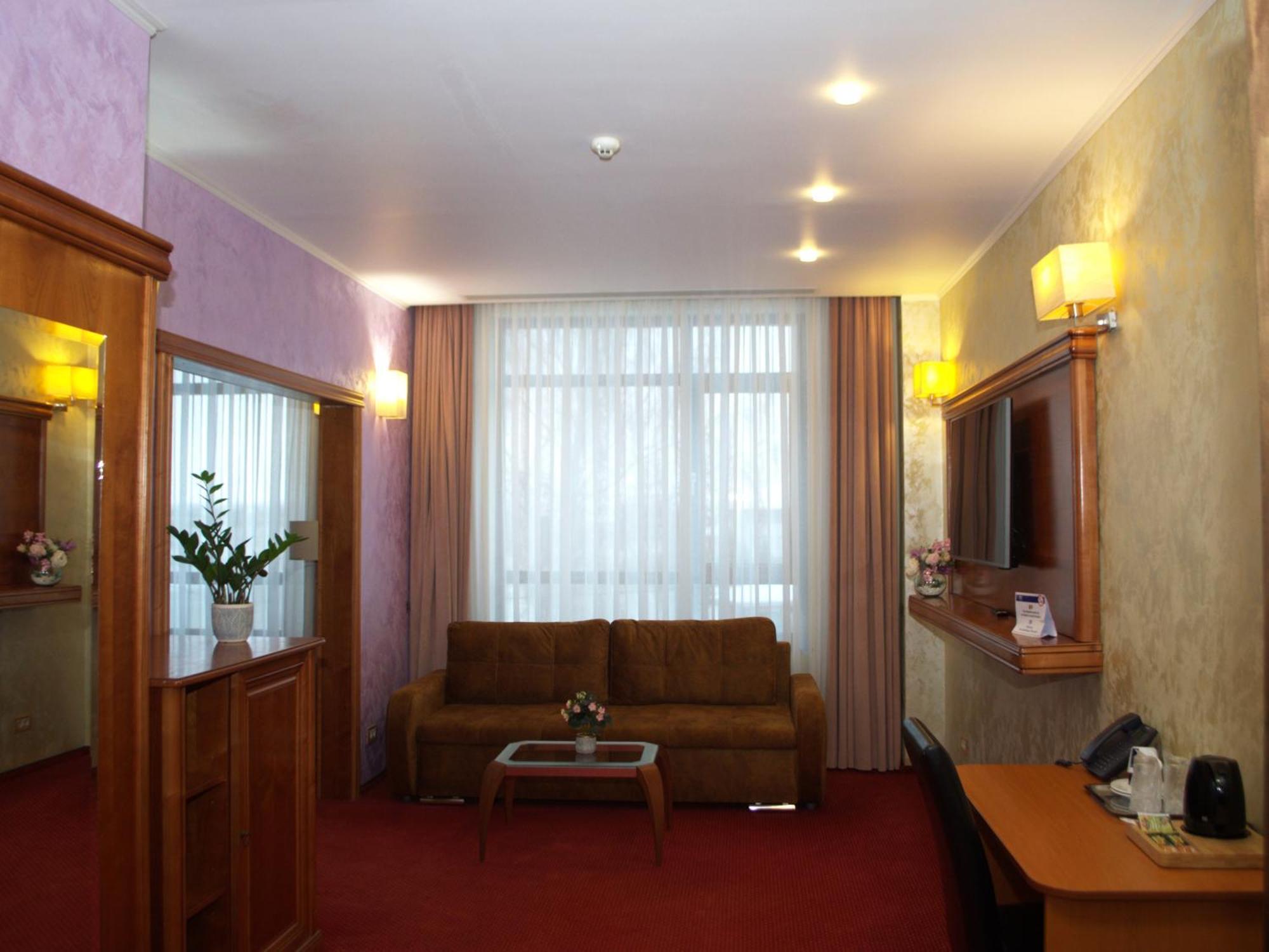 Hotel Emd Бакэу Номер фото