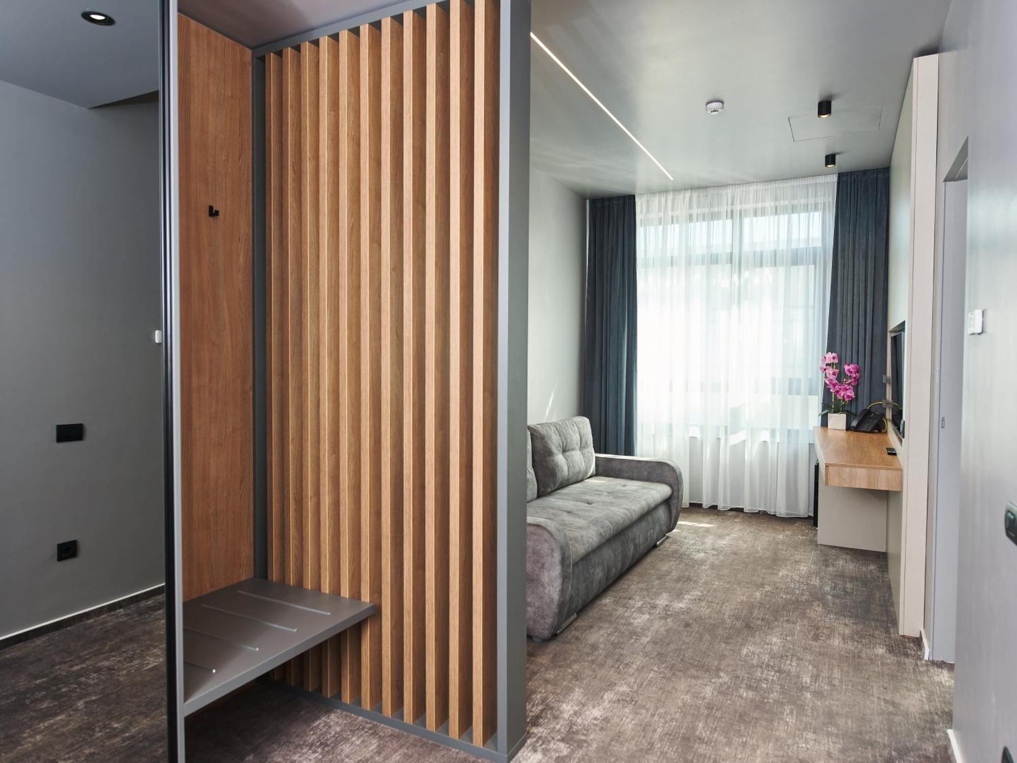 Hotel Emd Бакэу Экстерьер фото