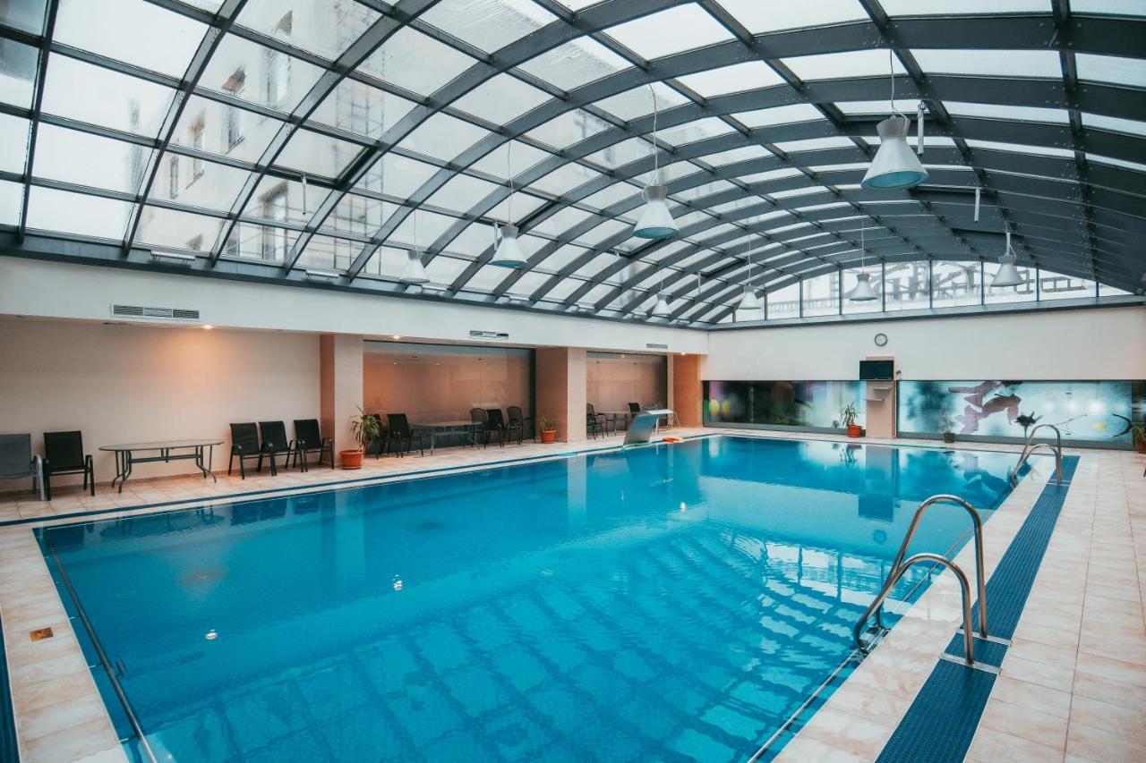 Hotel Emd Бакэу Экстерьер фото